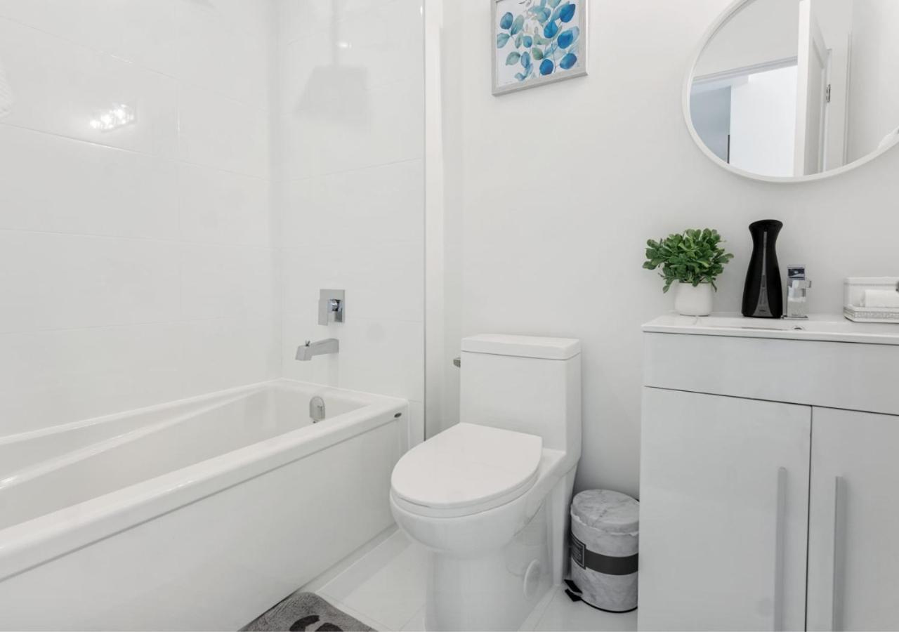 Entire Luxury Suite 4Mins To Falls ไนแอการาฟอลส์ ภายนอก รูปภาพ